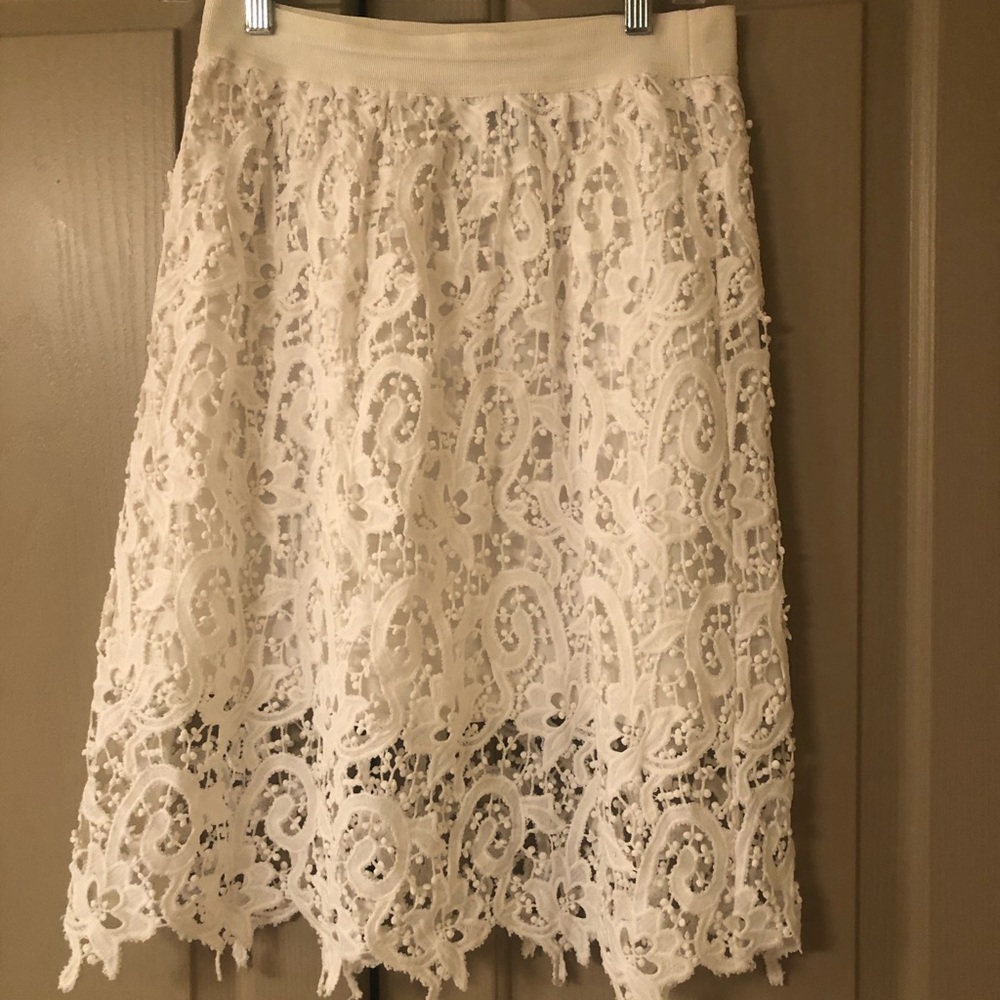 Ann Taylor white detail lace skirt 2 Petite